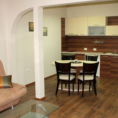 Diva Apartment Varna Exteriör bild