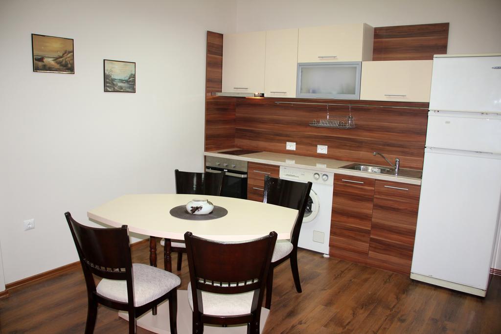 Diva Apartment Varna Exteriör bild